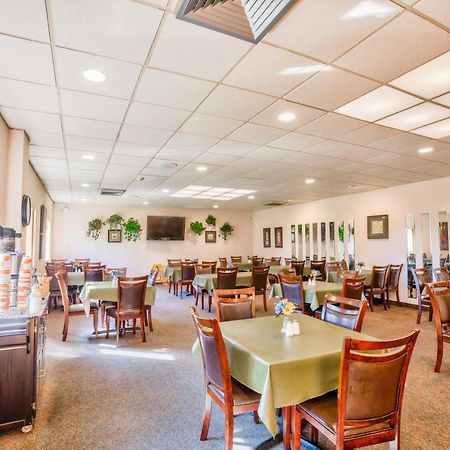 Quality Inn & Suites Escanaba North Buitenkant foto