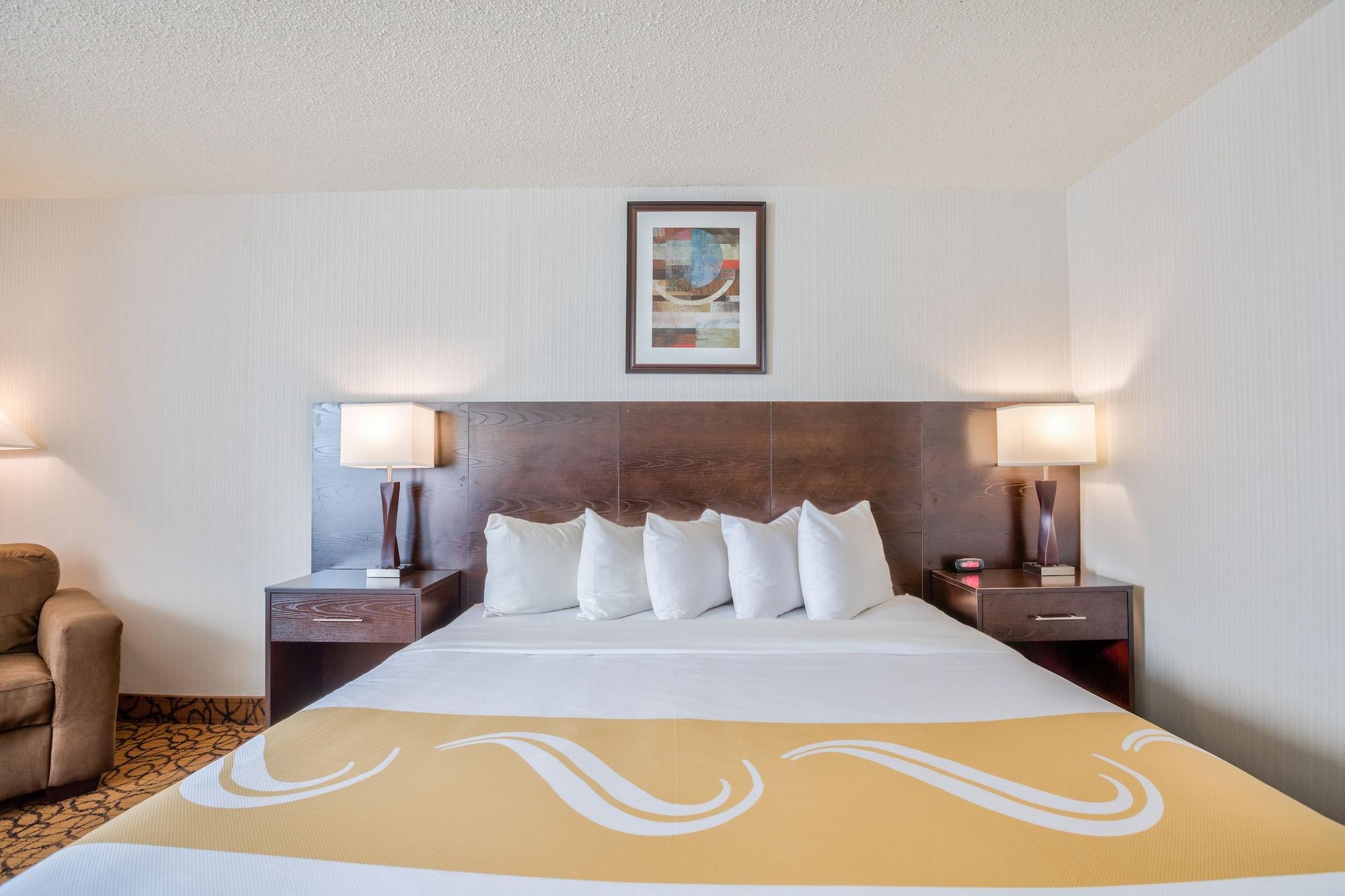 Quality Inn & Suites Escanaba North Buitenkant foto