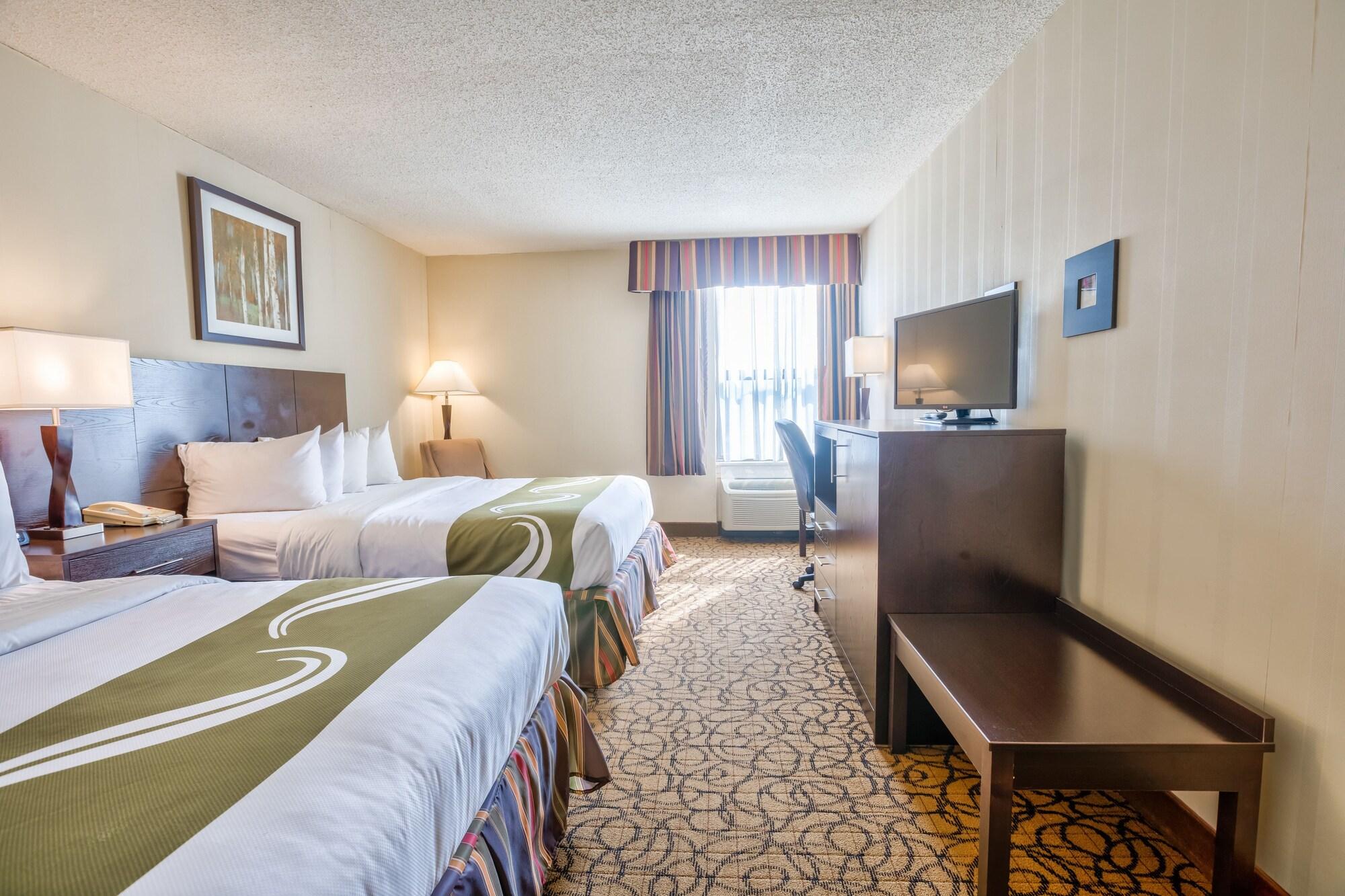 Quality Inn & Suites Escanaba North Buitenkant foto