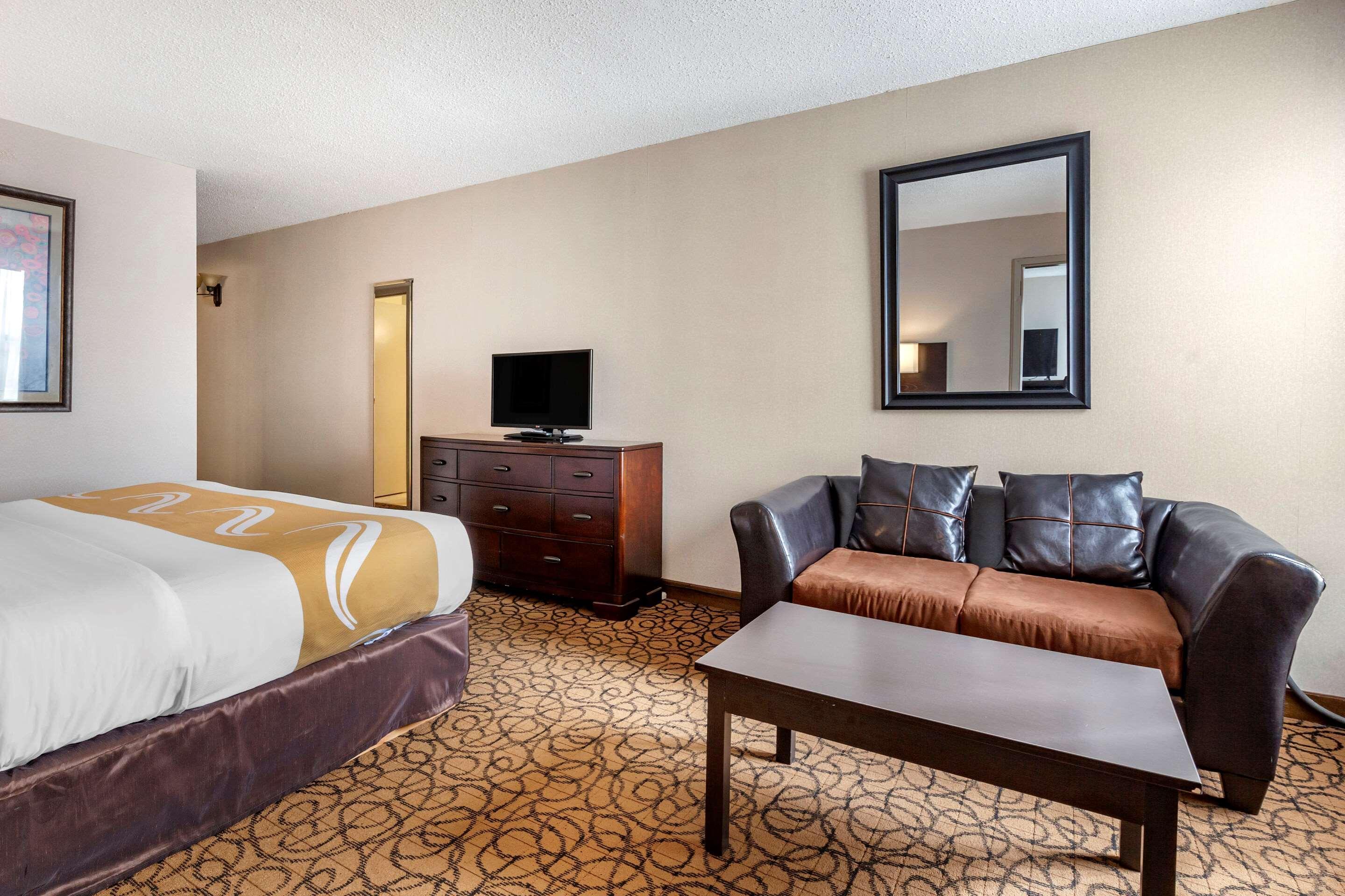 Quality Inn & Suites Escanaba North Buitenkant foto