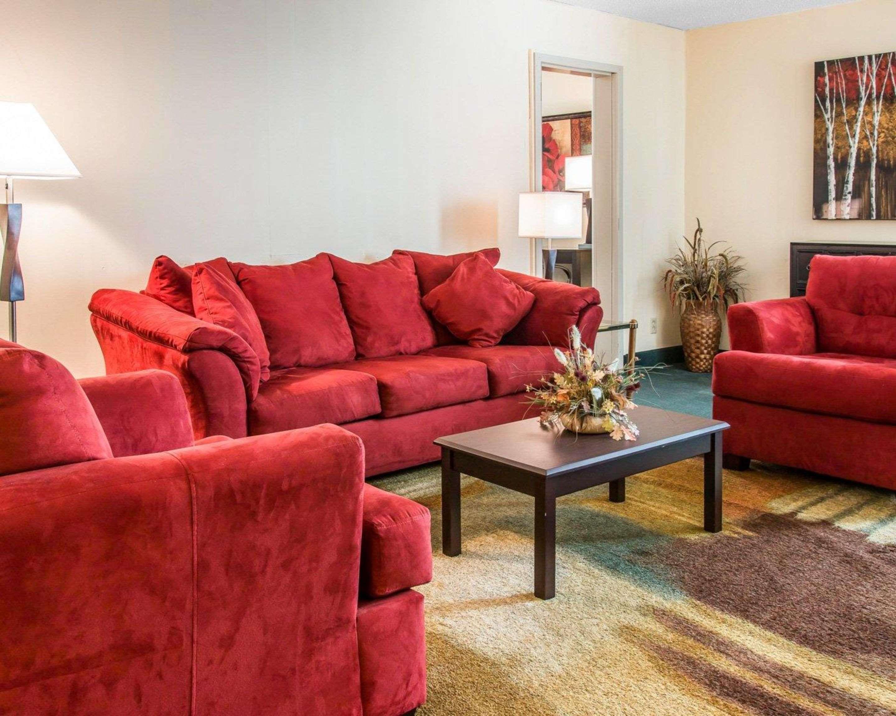 Quality Inn & Suites Escanaba North Buitenkant foto